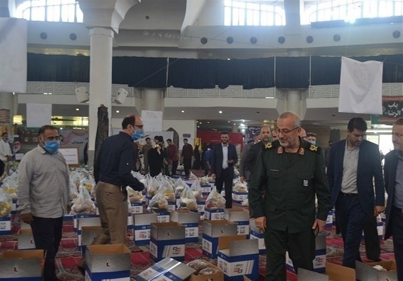 فرمانده سپاه قم: 110 هزار بسته معیشتی در ماه رمضان میان نیازمندان توزیع می شود