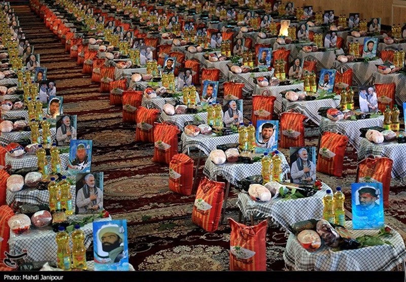 گزارش تسنیم از رزمایش کمک مومنانه در استان اصفهان؛ گسترش سفره همدلی با حضور جهادی بسیجیان