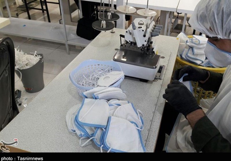 تهران|روزانه حدود 10 هزار ماسک و لباس بیمارستانی در ری تولید می‌شود