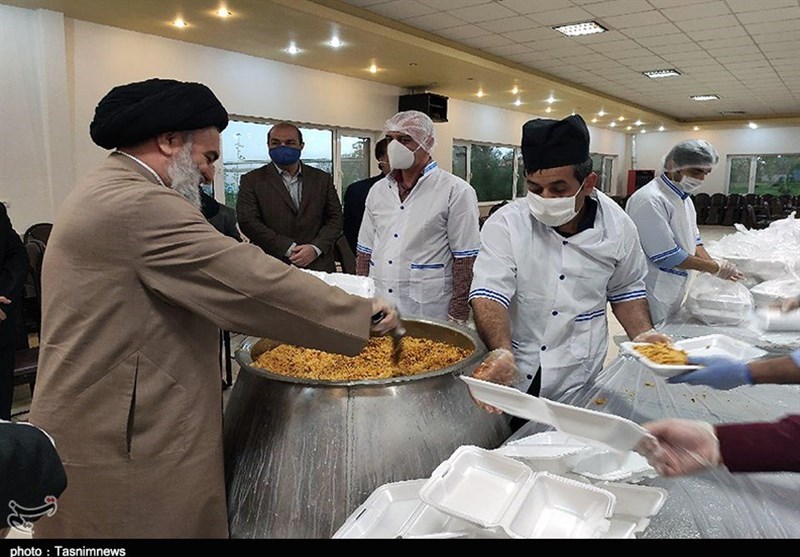 گزارش ویدئویی تسنیم| تهیه غذای گرم ‌در ‌طرح ‌بخشش ایرانیان / کردستانی‌ها نیازمندان را تنها نگذاشتند