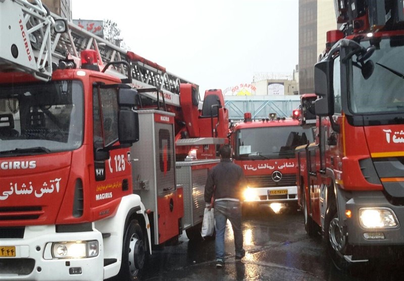 روایتی از مشکلات آتش‌نشانان در نطنز/ یک ایستگاه آتش‌نشانی برای 15 هزار نفر جمعیت