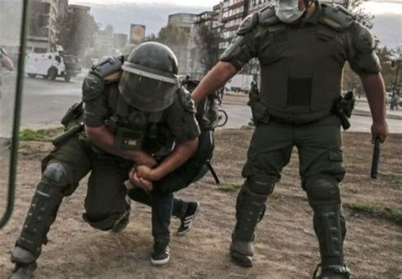 Clashes Break Out between Police, Protesters in Santiago amid Pandemic (+Video)