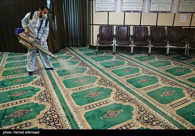 ضدعفونی نمازخانه بیمارستان توسط بسیجیان پدافند زیستی سردار شهید حسین اسدالهی