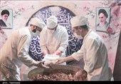 «شب‌های همدلی» اسلام‌شهری‌ها با توزیع 60 هزار وعده سحری میان نیازمندان+فیلم