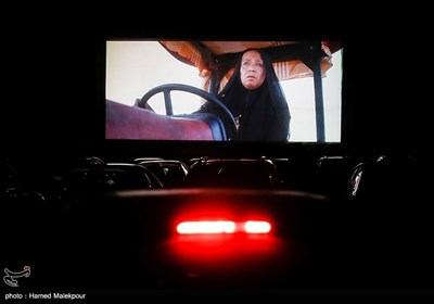 اکران فیلم خروج به کارگردانی ابراهیم حاتمی‌کیا در سینما ماشین - برج میلاد تهران
