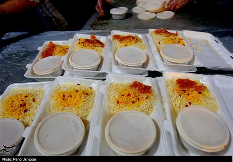 اصفهان| افطاری کریمانه در سفره‌های نیازمندان به روایت تصاویر