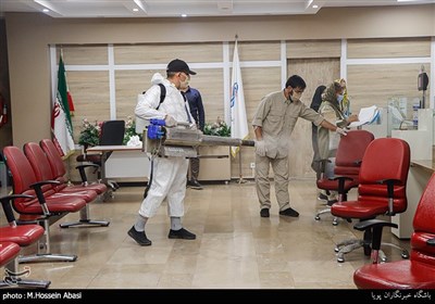 ضدعفونی مراکز و اماکن عمومی تهران توسط بسیجیان تیم جهادی سردار شهید حسین اسدالهی