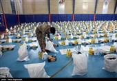 13000 بسته غذایی به خانوادههای نیازمند ملایر اهدا شد
