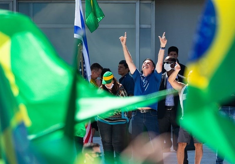 Bolsonaro Rallies the Right As Brazil Coronavirus Cases Surpass 100,000