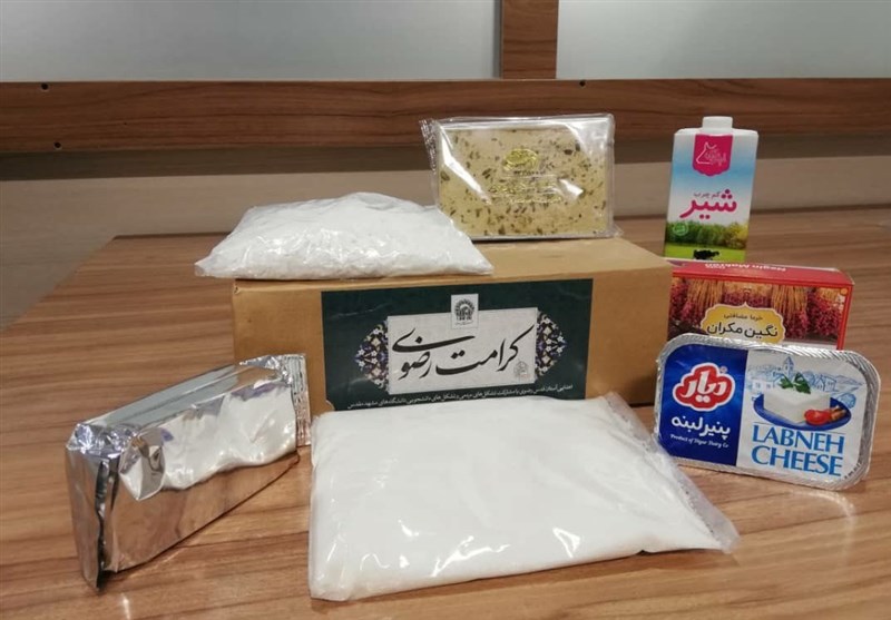 بسته‌های معیشتی آستان قدس رضوی در حاشیه شهر مشهد توزیع شد