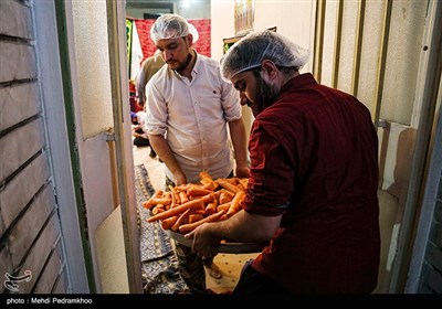 تهیه آب میوه برای مدافعان سلامت - اهواز