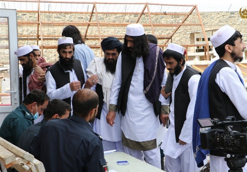احتمال انتقال 7 زندانی طالبان به قطر/ روند تبادل زندانیان با دولت افغانستان کامل شد