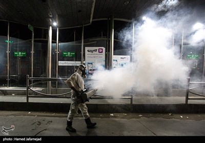 ضد عفونی بازار تجریش برای مبارزه با ویروس کرونا توسط تیم عملیاتی آتش نشانی تهران