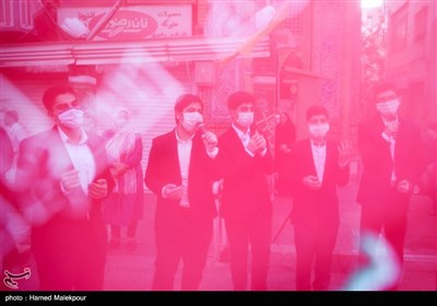 اجرای سرود خیابانی در شب میلاد امام حسن مجتبی(ع) - محدوده خیابان قصرالدشت تهران