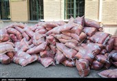 بسیج مهندسین سپاه قدس گیلان 10 تن برنج بین نیازمندان توزیع کرد