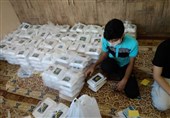 800 پُرس غذای گرم به همت حافظان تنگه خلیج‌فارس در قشم توزیع شد