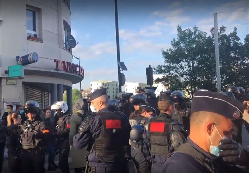 French Demonstrators Stage Protest Against Police Brutality in Paris Suburb (+Video)