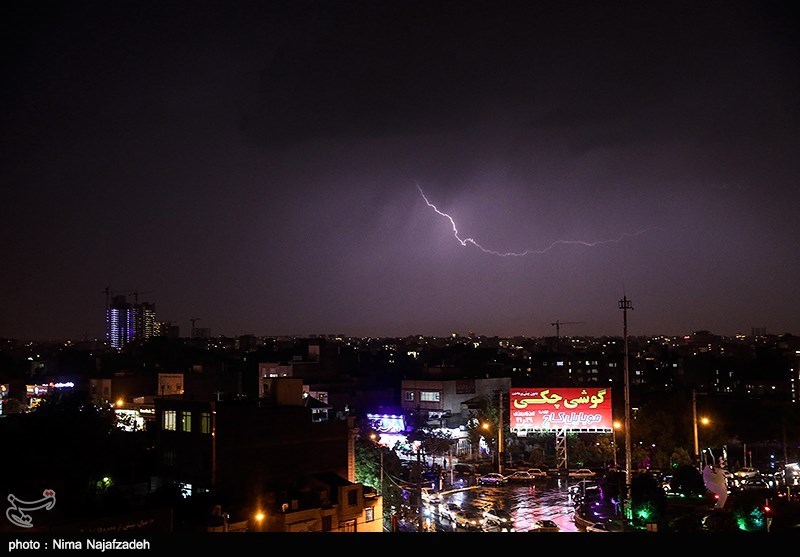 یک فوتی و 8 مصدوم در پی وقوع طوفان و صاعقه در تهران