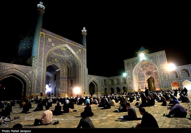 مراسم احیای شب نوزدهم ماه رمضان در مسجد امام (ره) اصفهان به روایت تصاویر