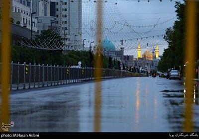 با شیوع ویروس کرونا و عدم حضور زائران و مجاوران در ایام لیالی قدر در بارگاه مطهر رضوی ،شاهد خلوتی بی سابقه خیابان ها و اطراف حرم علی ابن موسی الرضا(ع) هستیم