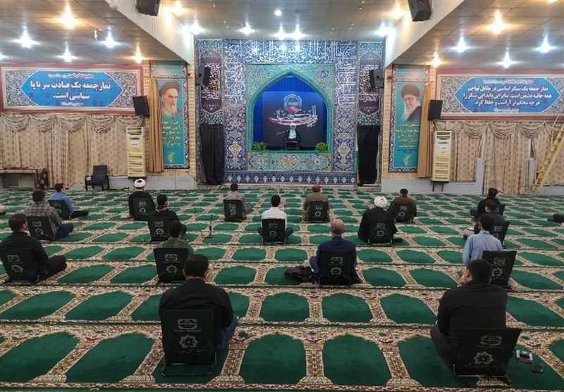 زمزمه‌های ناب بندگی مردم روزه‌دار بوشهری در دومین شب از لیالی‌قدر