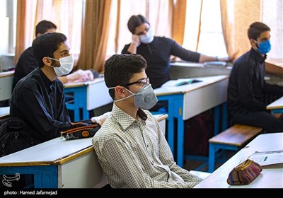 حضور دانش آموزان در کلاس درس پس از بازگشایی مجدد مدارس در پی اعلام ستاد ملی مقابله با ویروس کرونا 