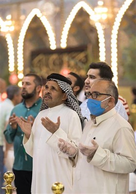 Iraqis Mark Last Night of Destiny in Holy City of Karbala