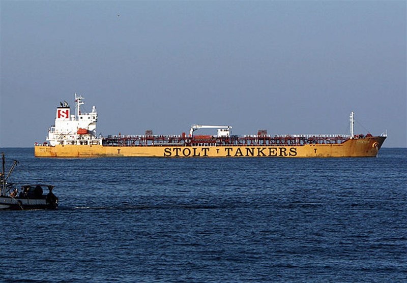 Pirates Attack UK-Flagged Oil Tanker with Gunfire near Yemen