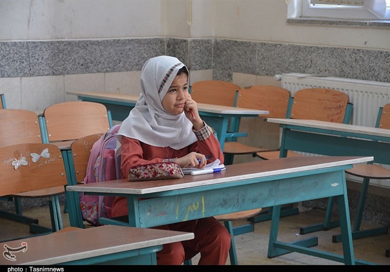 پاکستان میں تعلیمی ادارے اگست تک بند رکھنے کی سفارش