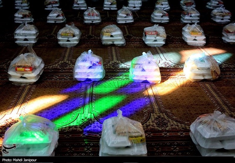 تهیه غذای گرم برای نیازمندان در اصفهان به روایت تصاویر