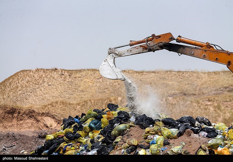 روزانه یک تن زباله کرونایی در ارومیه با رعایت پروتکل‌های بهداشتی دفن می‌شود