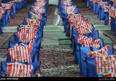 آماده‌سازی بسته‌های معیشتی توسط آستان قدس رضوی استان تهران
