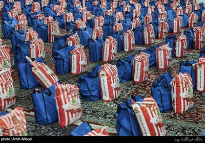 آماده‌سازی بسته‌های معیشتی توسط آستان قدس رضوی استان تهران