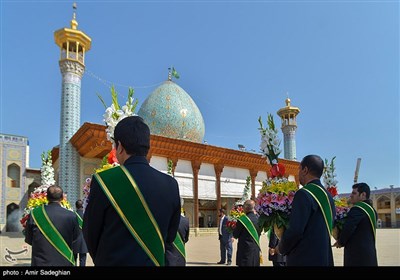 آیین گلاب شویی و تعویض گل ضریح مبارک حرم حضرت شاهچراغ (ع) - شیراز