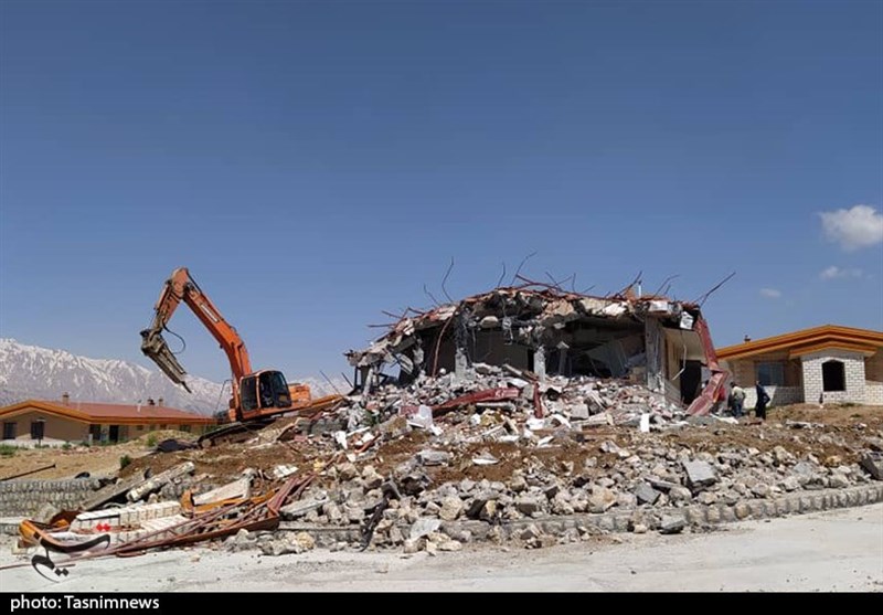 بیش از 100 بنای غیرمجاز در شهرستان سامان تا پایان سال جاری تخریب می‌شوند