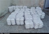 نسیم مهر رضوی در کرمانشاه/ توزیع غذاهای تبرکی حضرت رضا (ع) در محلات محروم شهر + فیلم