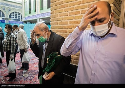 حسین شریعتمداری در مراسم نماز عید فطر در مسجد امام سجاد(ع) تهران