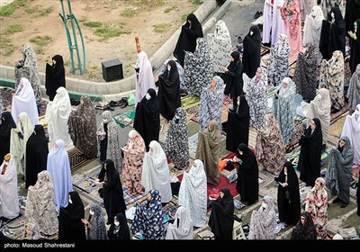 اقامه نماز عید فطر - مسجد صاحب الزمان(عج) سعادت آباد