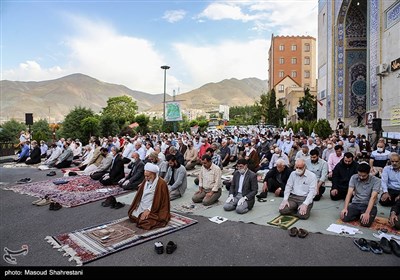 اقامه نماز عید فطر - مسجد صاحب الزمان(عج) سعادت آباد