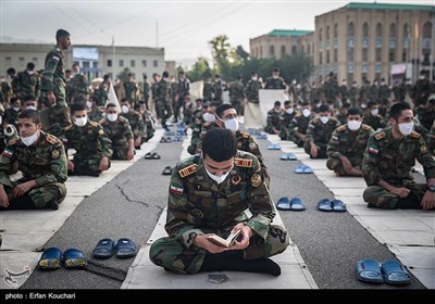 اقامه نماز عید فطر در دانشگاه افسری امام علی (ع)