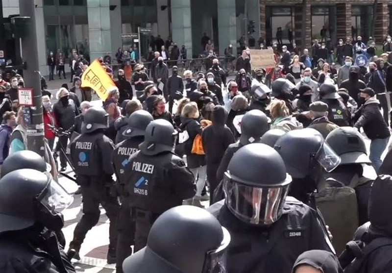 Police Clash with Anti-Lockdown Protesters in Hamburg (+Video)