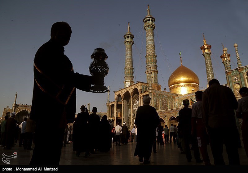 شهر قم در جشن میلاد امام رضا(ع) غرق در نور و شادی است