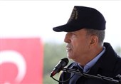 گزارش وزیر دفاع ترکیه از عملیات پنجه ببر/ هدف قراردادن 700 نقطه در شمال عراق