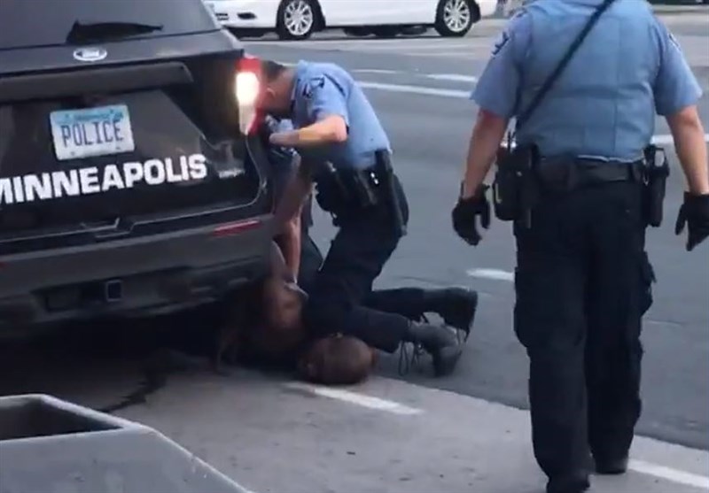 Video Shows White US Cop with Knee on Neck of Motionless Black Man Who Later Died