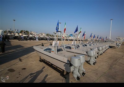 آیین الحاق بیش از 100 فروند شناور ساخت وزارت دفاع به نیروی دریایی سپاه