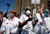 اعتراض کارکنان بخش بهداشت فرانسه: ما پول می‌خواهیم نه مدال!
