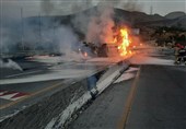واژگونی و انفجار تانکر حمل سوخت در جاده فیروزآباد/گردنه سلبکی مسدود شد