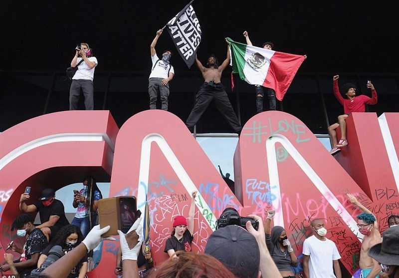 Demonstrators Attack CNN Office in Atlanta As They Protest Killing of George Floyd (+Video)