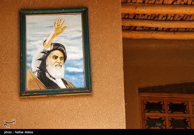زادگاه امام امت در خمین سیاه‌پوش شد
