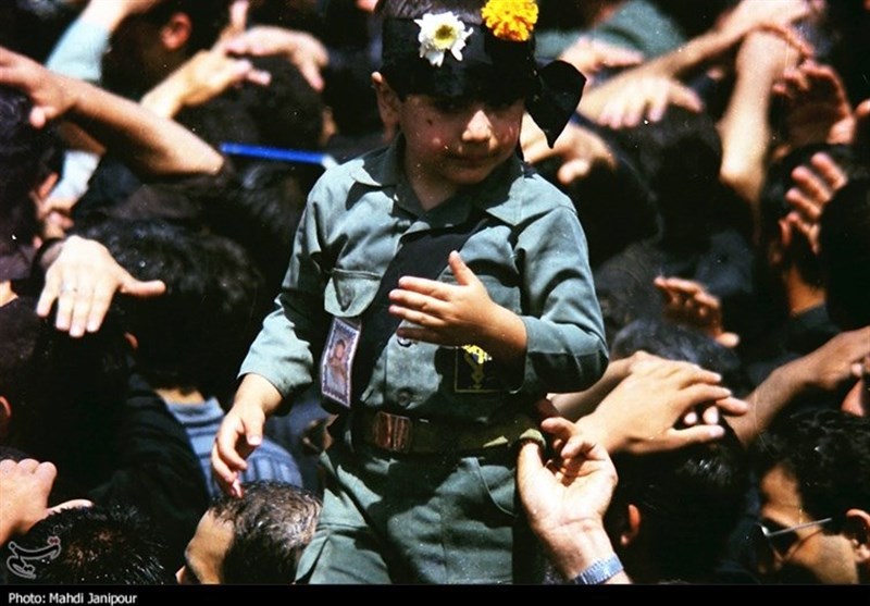 بازخوانی تصویری از مراسم‌ رحلت امام خمینی(ره) در اصفهان- سال 68